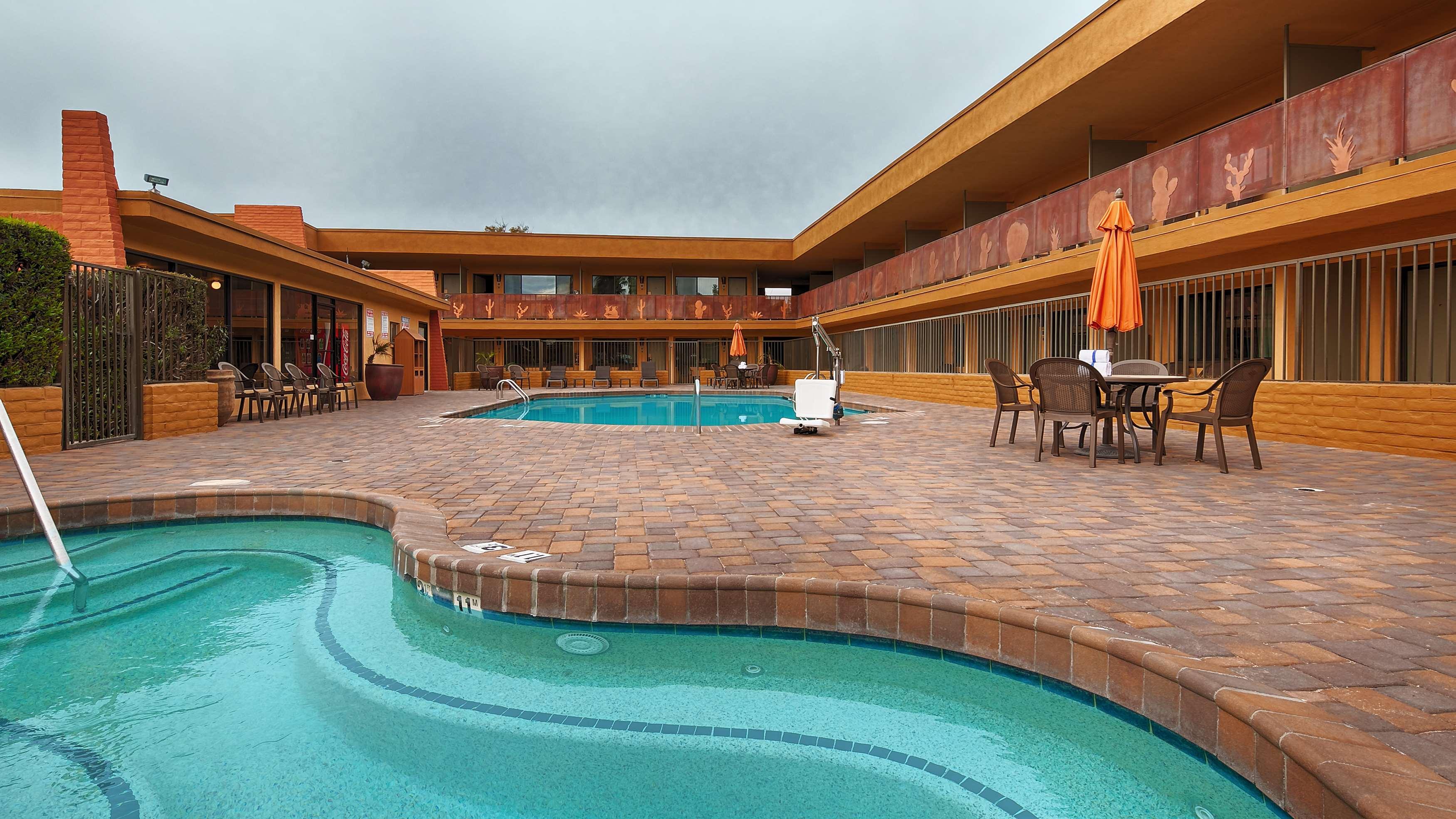 Best Western Royal Sun Inn & Suites Tucson Exteriör bild